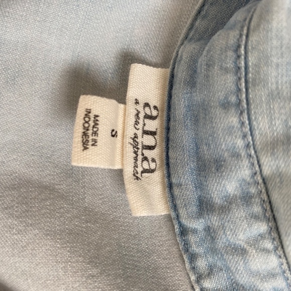 Jean button up tshirt - Picture 2 of 2